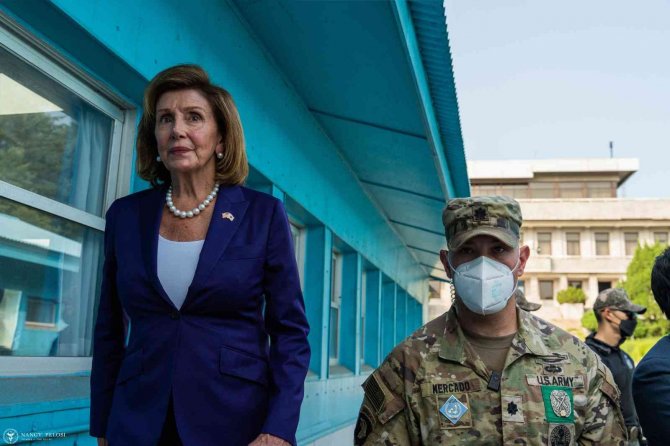 Abd Temsilciler Meclisi Başkanı Pelosi, Güney Kore-kuzey Kore Sınırını Ziyaret Etti