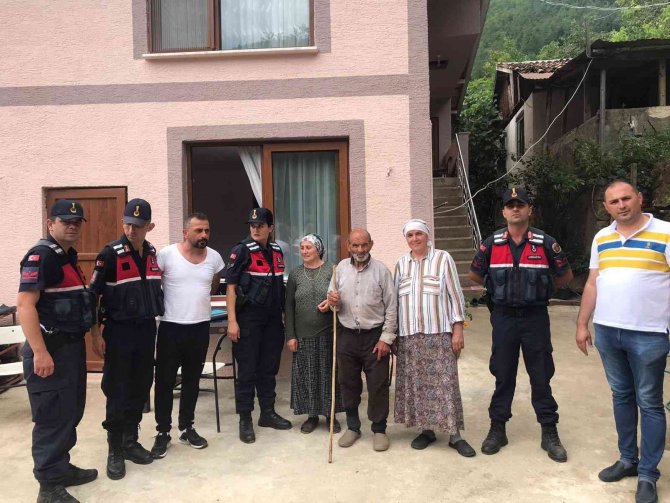 Artvin’de Kayıp Yaşlı Adam 3 Gün Sonra Başka Bir Köyde Bulundu
