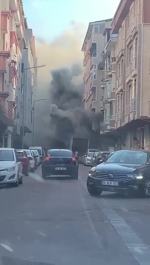 Avcılar’da Sünger Geri Dönüşüm Atölyesinde Korkutan Yangın