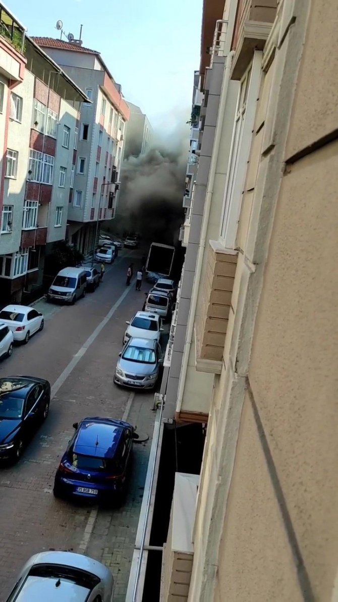 Avcılar’da Sünger Geri Dönüşüm Atölyesinde Korkutan Yangın