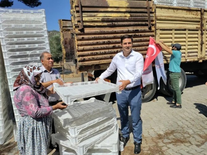 İ̇ncir Üreticilerine Kurutma Kerevitleri Dağıtıldı