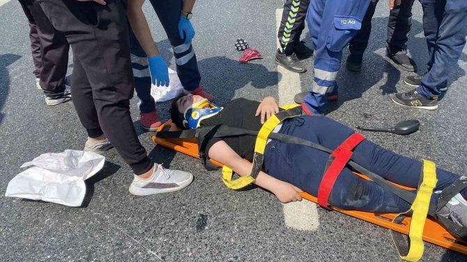 İ̇stanbul’da Feci Kazada Can Pazarı Kamerada: 10 Yaşındaki Çocuk Öldü, 4 Yaralı