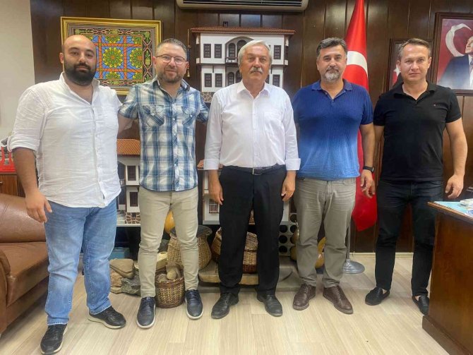 Bilecikspor Yönetiminden Başkan Şahin’e Ziyaret
