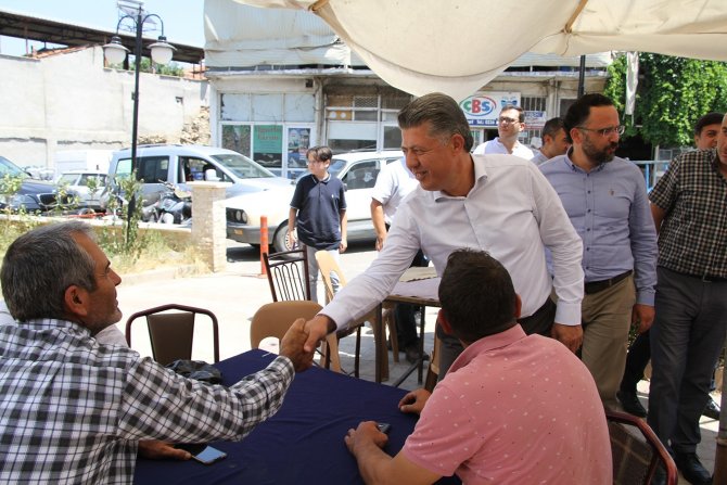 Ak Partili Özkan Ve Beraberindekilerden Gökçeören Çıkartması