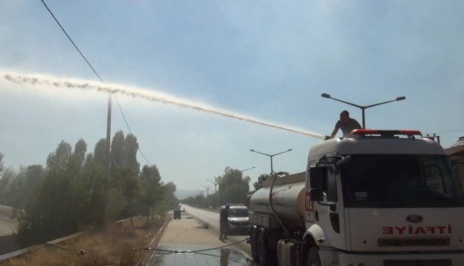Tarihi Mezarlıktaki Yangın Büyümeden Söndürüldü