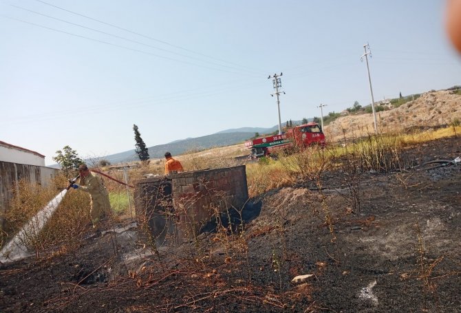 Otluk Alandaki Yangının Tarihi Kaplıcalara Sıçraması Son Anda Önlendi