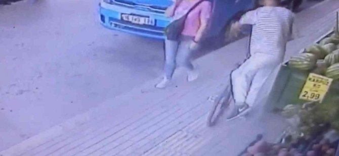 Bursa’da Küçük Çocuğun Hayalini Çalan Hırsız Kameraya Yakalandı