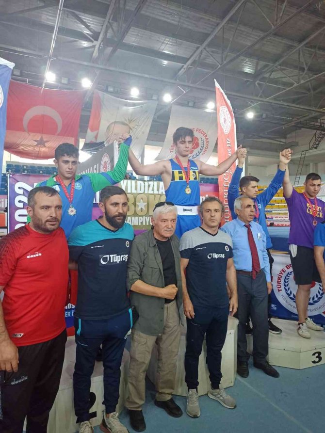 Çayırovalı Yaşar Efe Altıntaş Boksta Türkiye 2.si Oldu