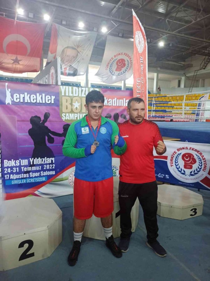 Çayırovalı Yaşar Efe Altıntaş Boksta Türkiye 2.si Oldu