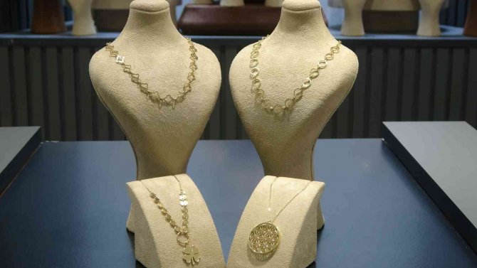 Düğün Sezonuyla Birlikte Çeyrek Ve Grama Olan İlgi Yükseldi