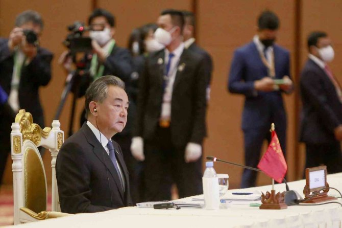 Çin Dışişleri Bakanı Wang Yi, Japon Mevkidaşıyla Görüşmesini İptal Etti