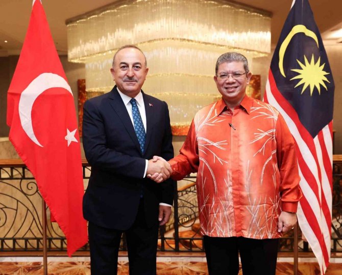 Bakan Çavuşoğlu, Malezyalı Mevkidaşı Abdullah İle Görüştü
