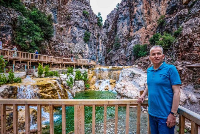 Kanyon Yoluna Büyükşehir Eli Değdi