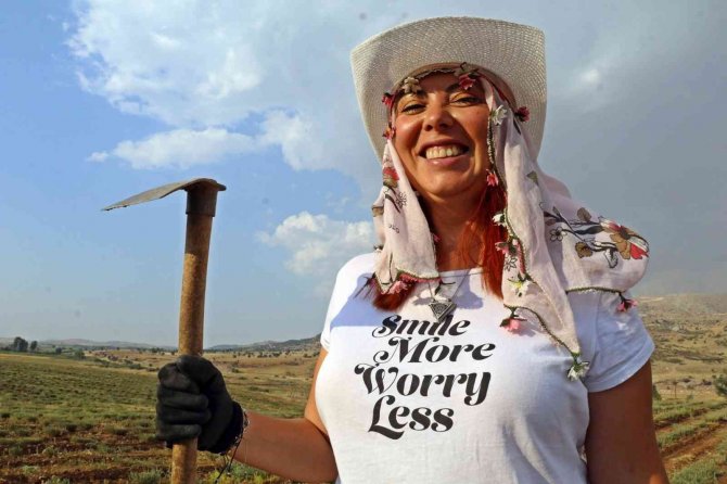 Abd’de Savaş Uzmanlığı Kariyerini Bırakıp Burdur’da Çiftçiliğe Başlayan Doktora Bakan Kirişci’den Destek