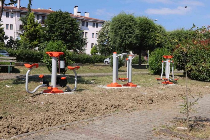 Mahalle Parkına Fitness Aletleri Yerleştirildi