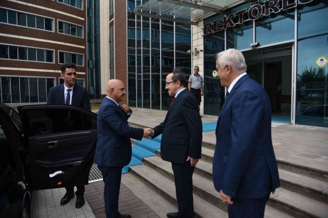 Rektör Sözbir Göreve Başladı