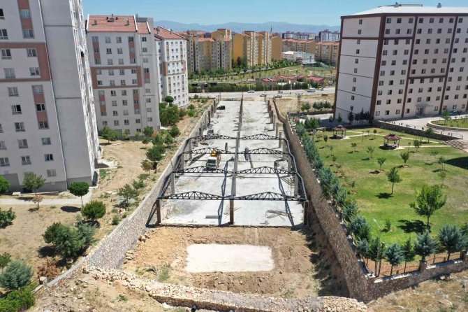 Yapımına Başlanan Kent-köy Semt Pazarı’nda Çalışmalar Sürüyor