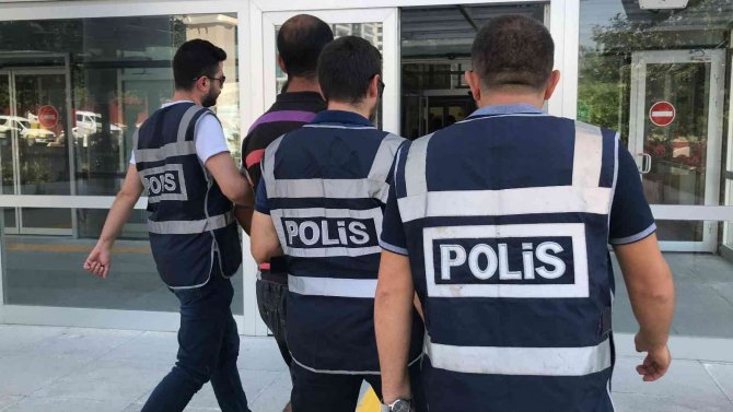 66 Suç Kaydı Bulunan 2 Şüpheli, Çalıntı Motosiklet İle Yakalandı