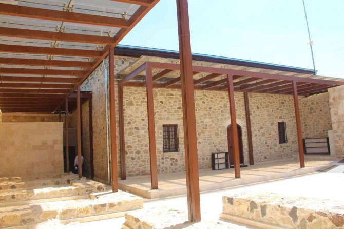 Elazığ’da 800 Yıllık Camiye Yoğun İlgi