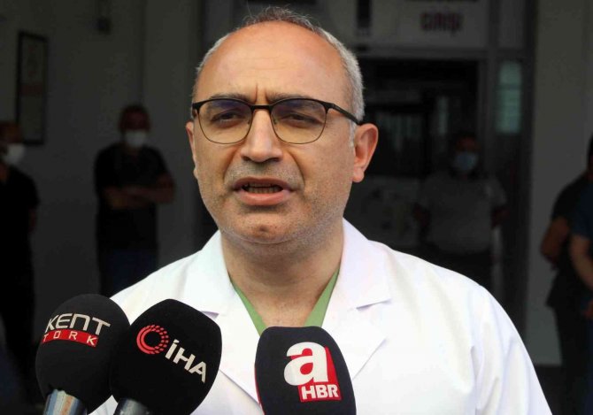Hasta Yakınları Acil Serviste Güvenlik Görevlisine Saldırdı