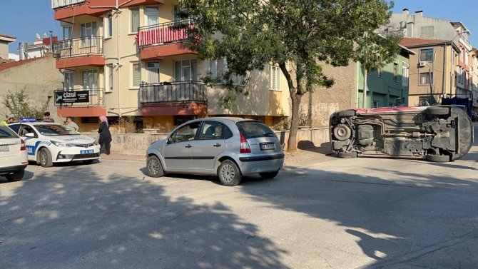 Dikkatsizlik Sonucu Oluşan Kaza Ucuz Atlatıldı