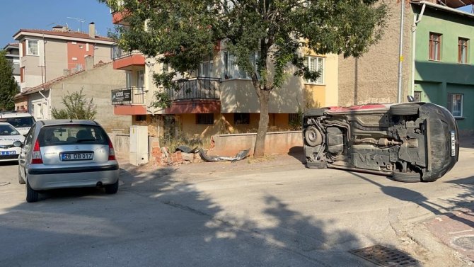Dikkatsizlik Sonucu Oluşan Kaza Ucuz Atlatıldı
