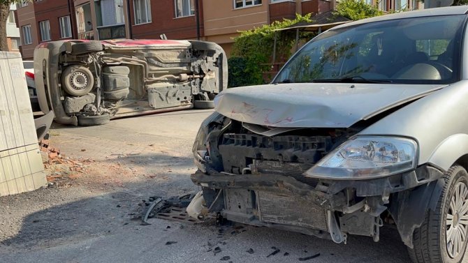 Dikkatsizlik Sonucu Oluşan Kaza Ucuz Atlatıldı
