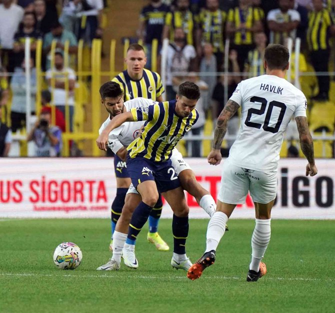 Uefa Avrupa Ligi: Fenerbahçe: 1 - Slovacko: 0 (Maç Devam Ediyor)