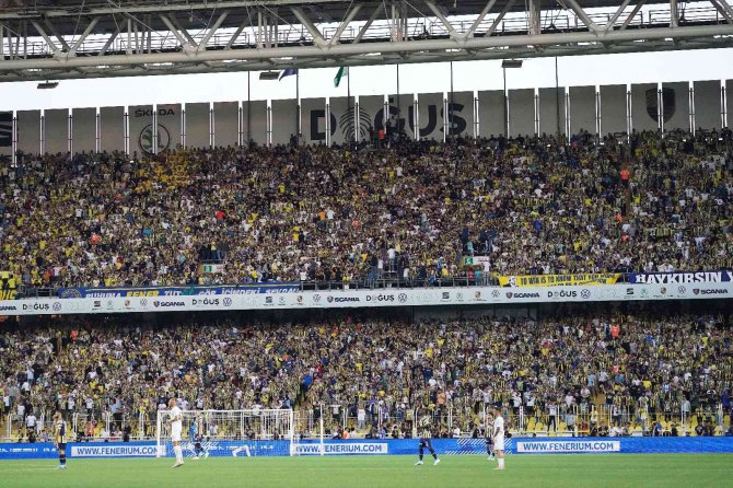 Uefa Avrupa Ligi: Fenerbahçe: 1 - Slovacko: 0 (Maç Devam Ediyor)