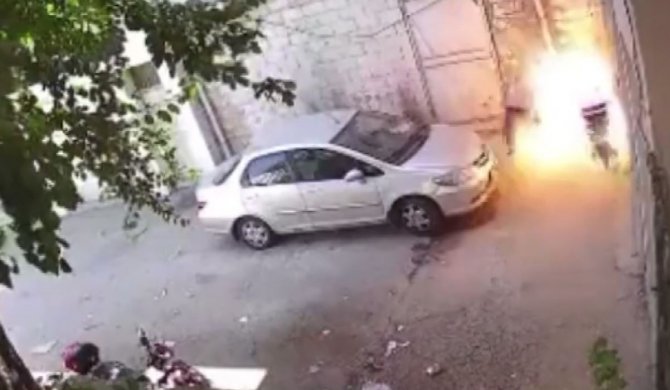 Motosikleti Kundaklarken Az Kalsın Kendini Yakıyordu