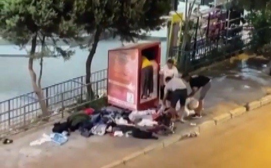 İ̇htiyaç Sahipleri İçin Konulan Giyim Kutusunu Soydular