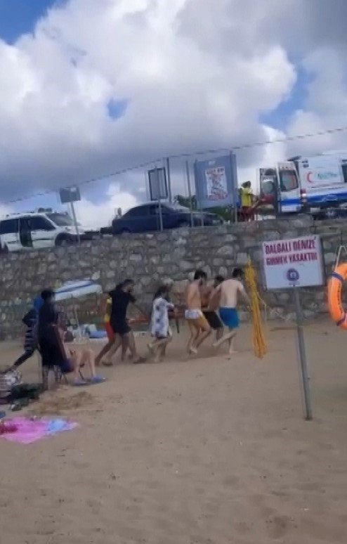 Boğulma Tehlikesi Geçiren Vatandaş Hastaneye Kaldırıldı
