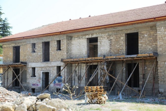 Ereğli’de Korkut Ata Sosyal Tesisleri’nde Restorasyon Hızla Devam Ediyor