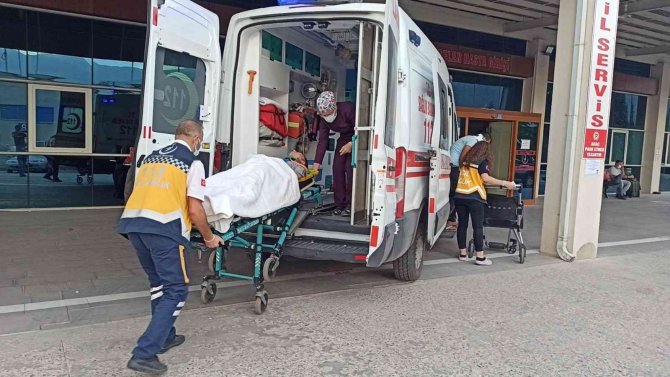 Konya’da Otomobil Şarampole Devrildi: 2 Yaralı