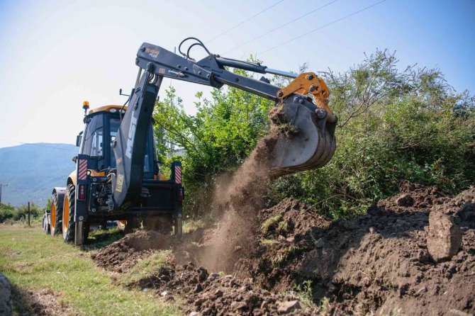 Kuşadası Belediyesi Ekipleri İlçede Çalışmalarını Sürüdürüyor