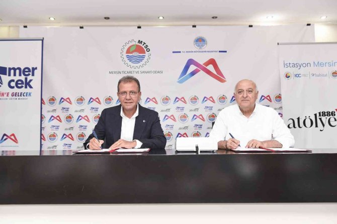 Seçer, ’Dijital Beceri Geliştirme Programı’nın Sertifika Törenine Katıldı