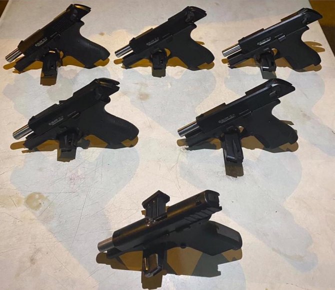 Mersin’de Bir Araçta 6 Adet Ruhsatsız Tabanca Ele Geçirildi