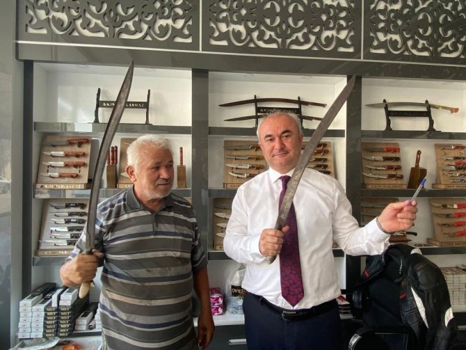 Mhp İ̇l Başkanı Garip Sahada Teşkilat Ve Vatandaşlarla Buluşuyor