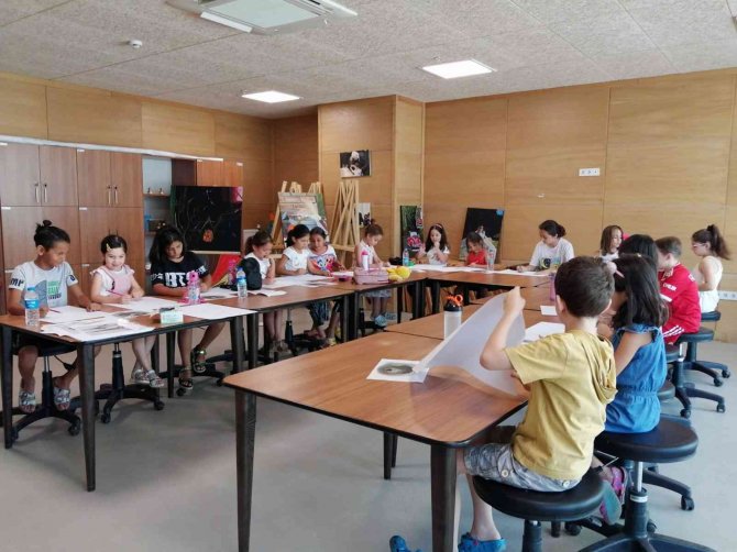 Büyükşehir Çocukları Sanat İle Buluşturuyor