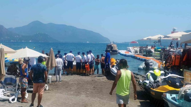 Sürat Teknesi Tekne Dolmuşa Çarptı, 1 Ölü 3 Yaralı