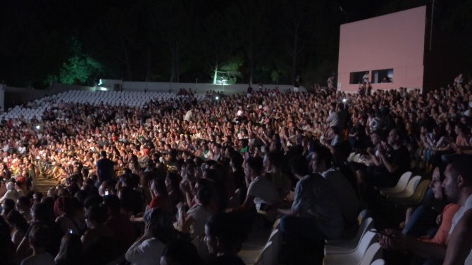 Volkan Konak’ın Konserine Tekden’den Sağlık Desteği