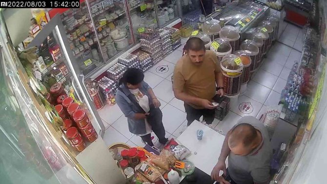 Pendik’te Tırnakçılık Yaparak Kaşla Göz Arasında Para Çaldılar