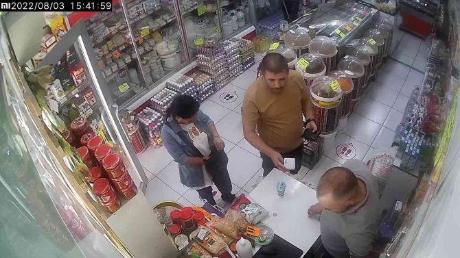 Pendik’te Tırnakçılık Yaparak Kaşla Göz Arasında Para Çaldılar