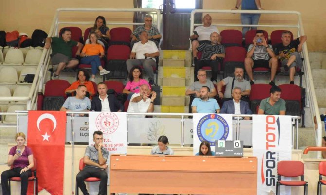İ̇şitme Engelliler Kadın Futsal Türkiye Şampiyonası Karabük’te Başladı