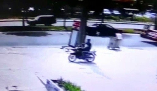Motosiklet Ve Elektrikli Bisiklet Hırsızları Güvenlik Kamerasına Yakalandı