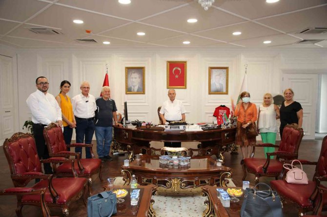 İ̇lkadım’daki Sahipsiz Köpek Sorununa Çözüm Arayışı