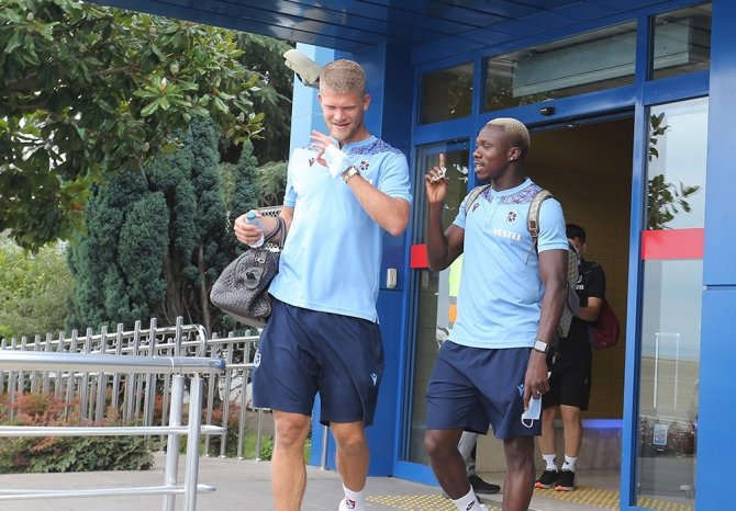 Trabzonspor, İ̇stanbulspor Maçı İçin İ̇stanbul’a Gitti