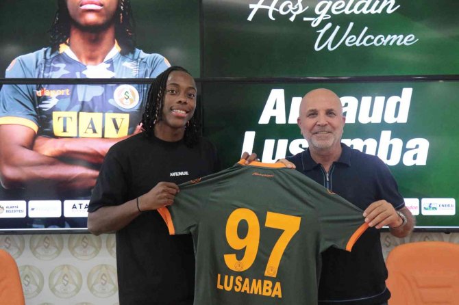 Alanyaspor, Fransız Arnaud Lusamba’yı Renklerine Bağladı