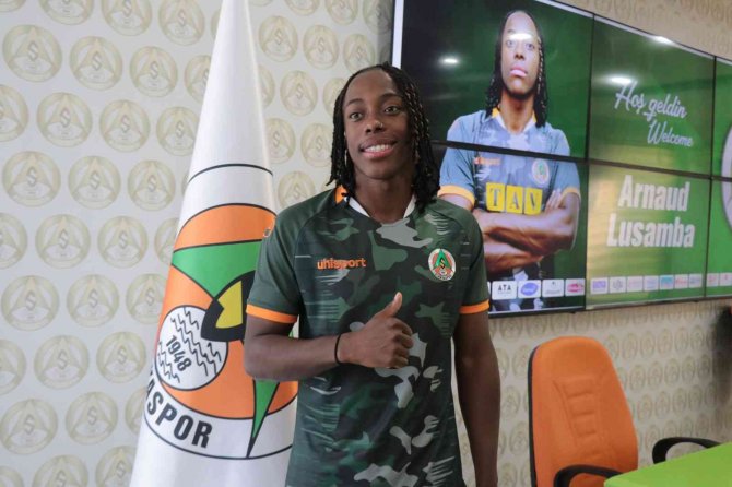Alanyaspor, Fransız Arnaud Lusamba’yı Renklerine Bağladı