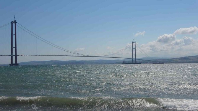 Ukrayna’dan Yola Çıkan Kuru Yük Gemisi ‘Razoni’ Çanakkale Boğazı’ndan Geçti